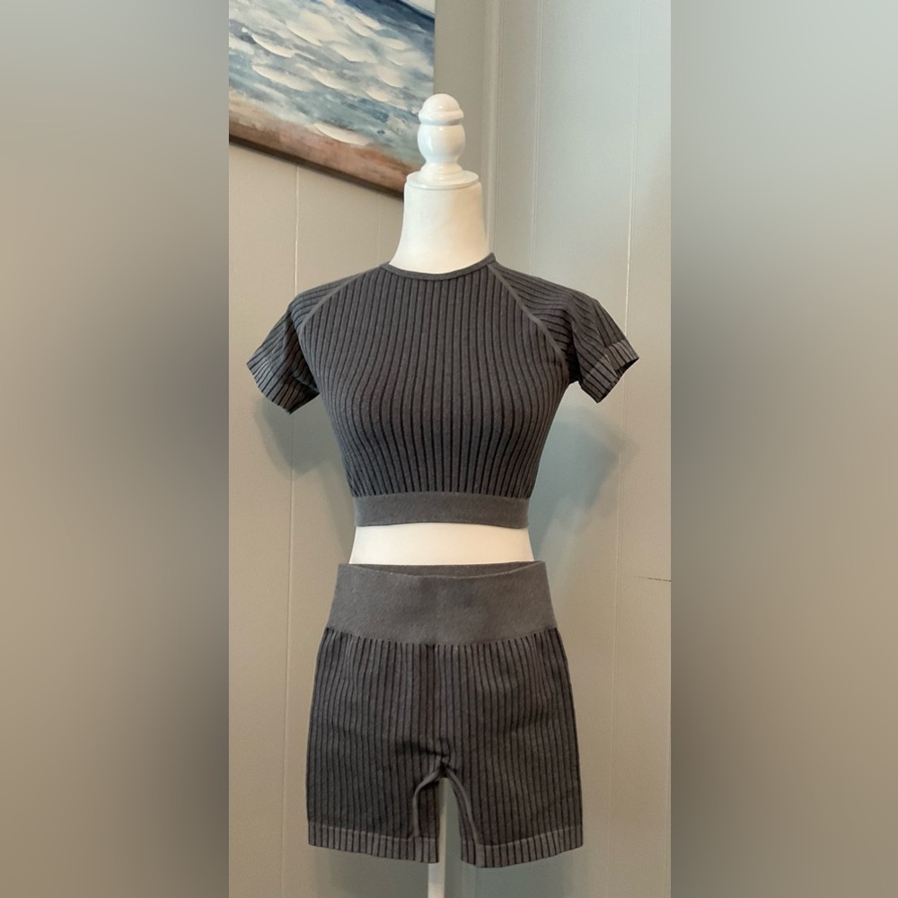 Ribbed Gray Work Out Top & Shorts
